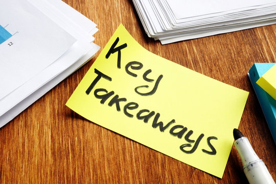 a sticky note with the text “key takeaways”‘’
